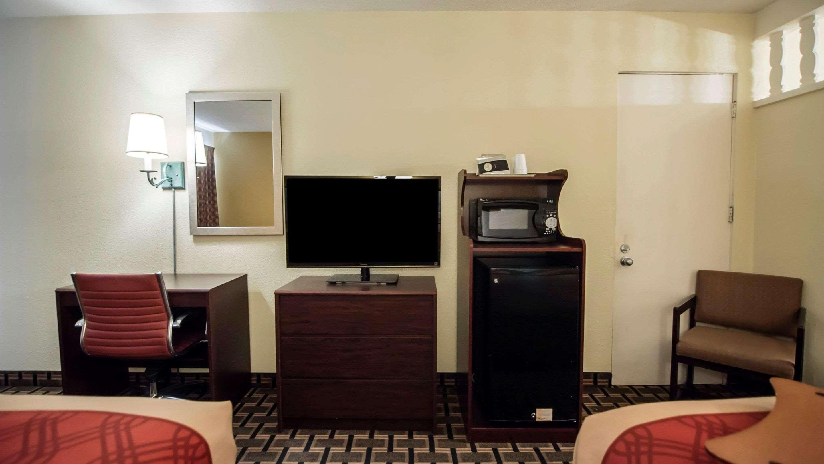 Super 8 By Wyndham Albuquerque Downtown Motel Exterior photo