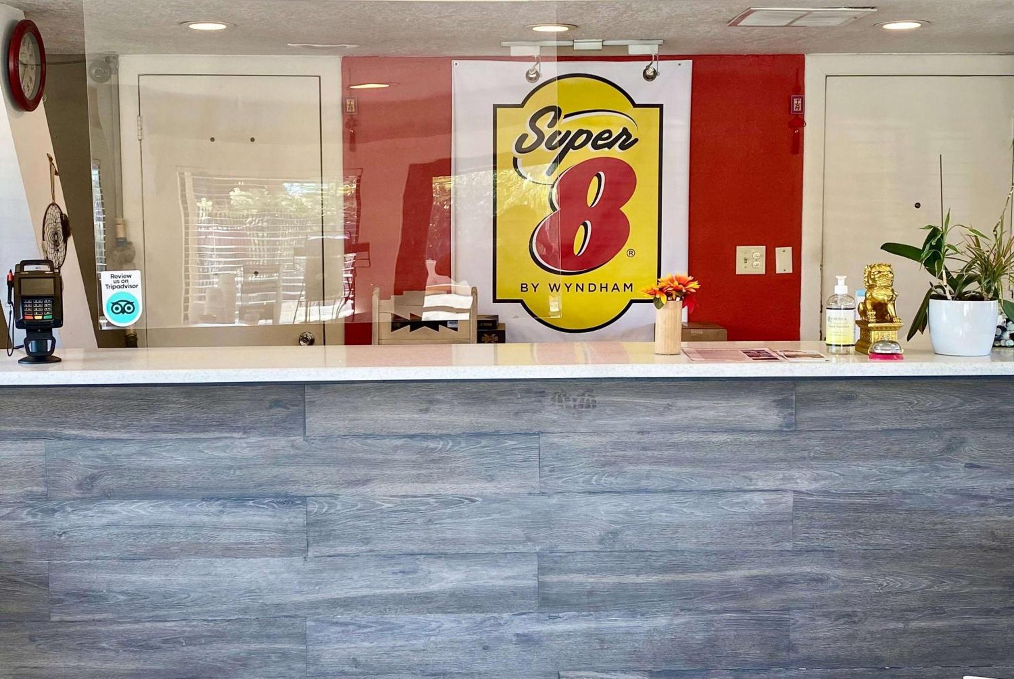Super 8 By Wyndham Albuquerque Downtown Motel Exterior photo